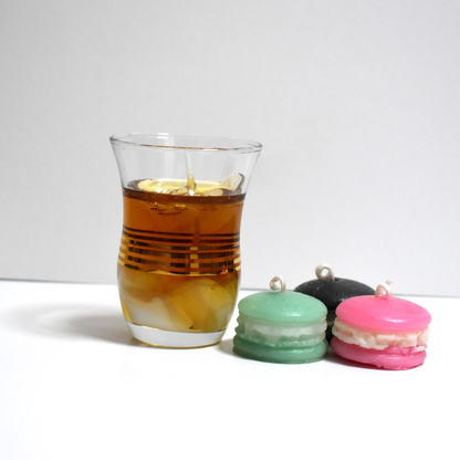 Teeglas- & Macaron-Kerzen